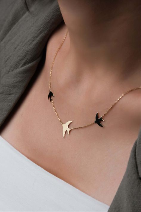 Three birds necklace Dove Necklace, 50th Birthday Gifts For Woman, Three Birds, 60th Birthday Gifts, Bird Necklace, 21st Gifts, First Birthday Gifts, 21st Birthday Gifts, 30th Birthday Gifts