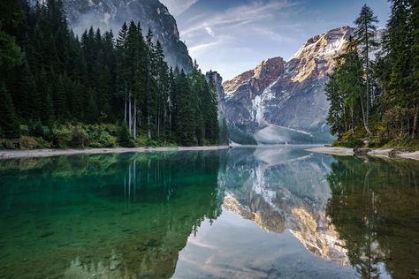 Reflection Pictures, Screen Savers Wallpapers, Mountain Wallpaper, Lake Pictures, Lake Landscape, Beautiful Places Nature, Mountain Lake, Beautiful Mountains, Landscape Wallpaper