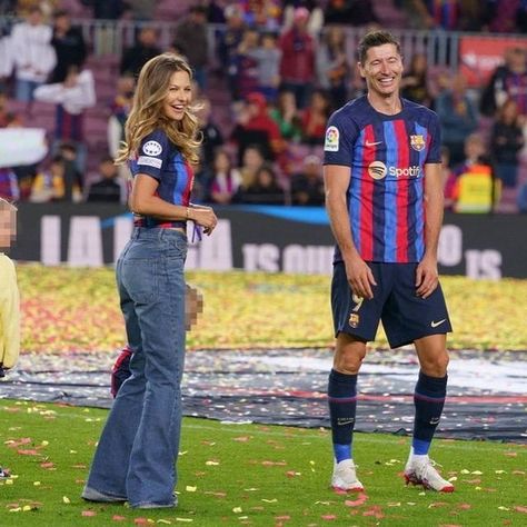 Players Wives, Footballers Wives, Football Wags, Soccer Boyfriend, Best Club, Wife Life, Soccer Mom, Street Style Looks, Fc Barcelona