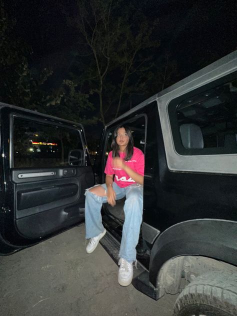 Poses With Thar Car, Thar Photography Poses, Thar Aesthetic Photos, Girl In Car Snaps, Poses For Car Pictures, Thar Pics, Car Poses Instagram, Car Insta Pics, Party Night Club Aesthetic