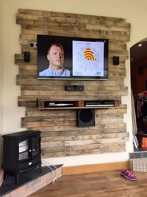 Wooden Pallet Wall, Pallet Tv, Pallet Wall Decor, Diy Pallet Wall, Popular Living Room, Diy Tv Stand, Pallet Projects Furniture, Wooden Pallet Furniture, Flat Screen Tv