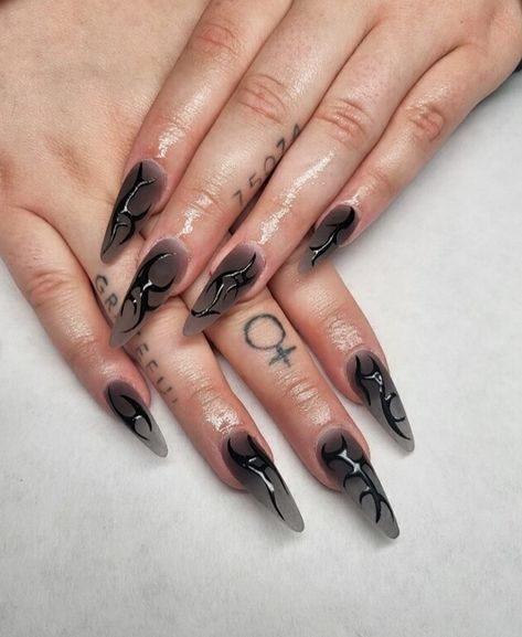 Sigil Nail Art, Clear Nails Black Design, Fallen Angel Nail Designs, Black Jelly Nail Designs, Dark And Moody Nails, Bayonetta Nails, Grim Reaper Nails, Fall Grunge Nails, Grimes Nails