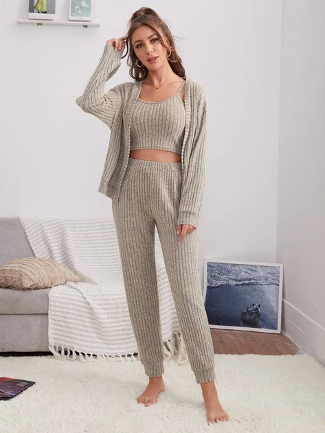 Knit Lounge Set, Lounge Outfits, Crop Cami Top, Loungewear Outfits, Cropped Camisole, Plus Size Kleidung, Cropped Cami, Loungewear Sets, Cami Crop Top