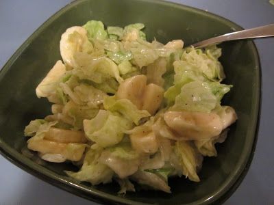 Old Fashioned Banana Salad. My Grandma used to make this! It sounds a bit odd, but it is so yummy! Old Fashioned Salads, Banana Salad Recipe, Banana Salad, Childhood Food, Yummy Salads, Meat Salad, Salad Sauce, Lettuce Salad, Grandmas Recipes