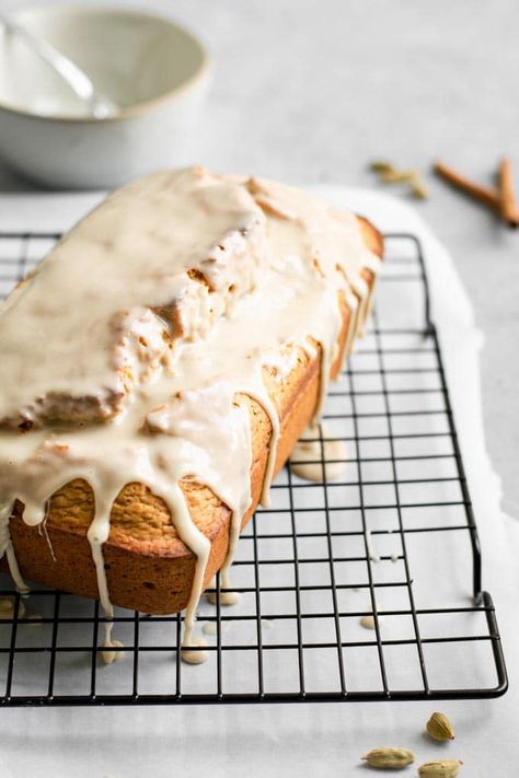 Spice Loaf Cake, Chai Glaze, Spice Loaf, Fall Bread Recipes, Chai Cake, Easy Cakes To Make, Plant Based Food, Ipanema Beach, Chai Recipe