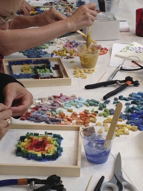 Mosaic Workshop, Class Photos, Mosaic Art Diy, Creative Hub, Tile Work, Wood Resin, Clever Crafts, Art Workshop, B & B