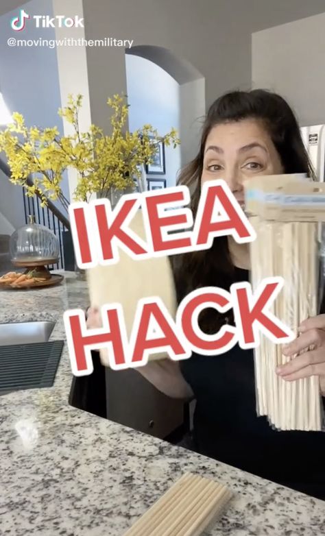 Ikea Hack Vase, Ikea Billy Hack, Ikea Vases, Ikea Art, Ikea Organization Hacks, Furniture Overlays, Ikea Desk Hack, Ikea Crafts, Ikea Kallax Hack