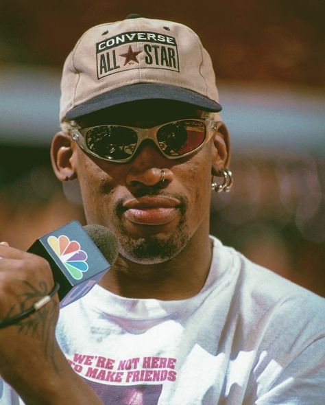 Basketball Pfp, Denis Rodman, Hip Hop Classics, Michael Jordan Basketball, Nba Fashion, Converse Star, Basketball Photography, Dennis Rodman, Jordan Basketball