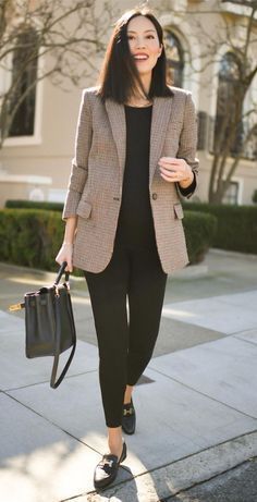 Looks For Winter, Trendy Coats, Look Office, Chic Winter Outfits, Winter Outfit Ideas, Stylish Winter Outfits, Cozy Winter Outfits, Business Casual Outfits For Work, Stylish Work Outfits