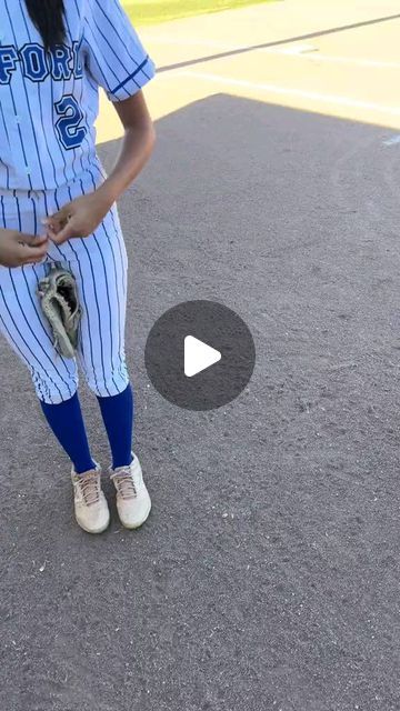 Softball on Instagram: "whats your favorite softball cheer?? 💙  🎞: TT @ saffordhighsoftball0  ( Dm for credit or removal / All rights® are reserved & belong to their respective owners )  🔸🔸  🔰 🎯 Share with a friend​​​​​​​​ 💾 Save​​​​​​​​ 👍Like  🔔 Turn Post Notification On * Follow our for more beautiful pictures!  👉 Check the LINK IN OUR BIO 👆 👍 Perfect gift for your family members and FRIENDS. 💯 Satisfaction guaranteed!  Thank you ! 😚  ➖ #softballplayers #softballlifestyle101 softballsunday #softballdad #softballpitching #softballlove #softballmoms #softballseason #softballgirls #softballplayer #softballislife #softballcoach #softballpitcher #softballfield #softballofinsta" Softball Outfits For School, Softball Equipment List, Softball Cheers For The Dugout, Cute Softball Pictures, Softball Pictures With Friends, Softball Aesthetic, Softball Chants, Softball Pictures Poses, Softball Cheer