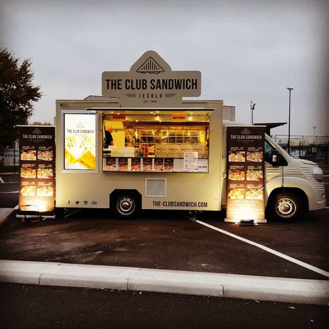 Sandwich Food Truck, Sandwich Truck, Vintage Food Truck, Breakfast Food Truck, Foodtrucks Ideas, Coffee Food Truck, Pizza Food Truck, Mobile Restaurant, Car Food