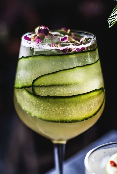 Crisp, refreshing, and brightly vegetal, cucumbers are a welcome addition to a variety of cocktails. These slightly bitter, botanical characteristics work especially well to balance acidic citrus, savory spices, and sweetness in drinks. Cucumber Cocktails, Cucumber Margarita, Cucumber Cocktail, Mezcal Cocktails, Avocado Cucumber, Easy Cocktails, Aromatic Herbs, Cocktail Making, Cooking Techniques