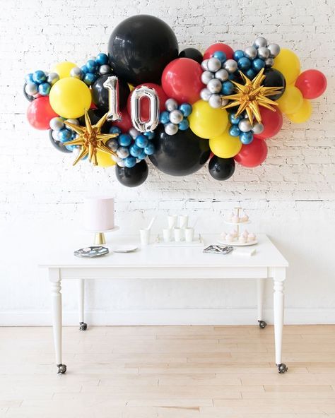 Number Backdrop, Backdrop Balloon Garland, Backdrop Balloon, Minnie Birthday Party, Balloon Arches, Diy Balloon Decorations, Kids Birthday Theme, Giant Balloons, Minnie Birthday