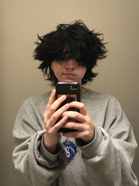 Alt Fluffy Hair, Gender Envy Nonbinary, Nonbinary Haircuts, Genderfluid Haircut, Non Binary Haircuts, Short Grunge Hair, Mens Hairstyles Thick Hair, Hair Inspiration Short, Round Face Haircuts