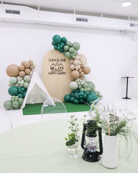 Luca Is ONE Happy Camper 🏕️ Backdrop + Welcome Sign + Balloons @janettloveshop Venue @themodern.venue Decor by mom @anyagabriella_ #onehappycamper #onehappycamperbirthday #onehappycamper⛺️ #onehappycampertheme #onehappycamperbackdrop #happycamperballoons #campbackdrop #campingballoons #firstbirthday One Happy Camper Balloon Garland, One Happy Camper Backdrop, One Happy Camper, Venue Decor, Happy Camper, Happy Campers, Balloon Garland, Welcome Sign, Balloons