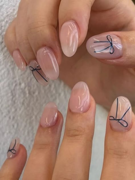 Two Finger Nail Art, Nail Inspiration For Short Nails, Discreet Nail Designs, Cute Short Nail Design Ideas, 2 Different Color Nails, Alternative French Tip Nails, French Tip Designs Nails, Trendy French Nails, Acrylic Nails With Designs