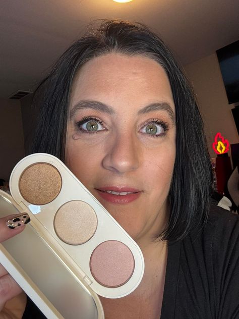 I love being able to do a full face with just our 3-in-1 palette! It has everything I need—blush, bronzer, and highlighter, which also were used for eyeshadow. Quick and easy for those days when time is not your friend! And this Effortless Glow pallet is absolutely stunnning and possibly my new favorite!! Not Your Friend, Those Days, Full Face, 3 In 1, Bronzer, Highlighter, Blush, I Love