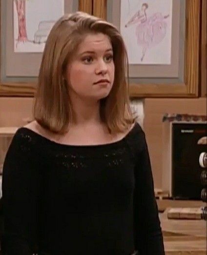 Dj Tanner Hair, Dj Full House, Full House Michelle, Candance Cameron, Dj Tanner, 90s Inspired Outfits, Fuller House, Candace Cameron, Candace Cameron Bure