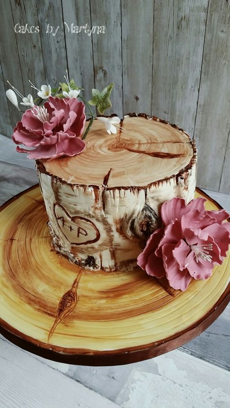 Anniversary tree cake Yule Log Cake Decoration, Wedding Cake Forest, Tree Stump Cake, Anniversary Cake Designs, Cake Design For Men, Wedding Anniversary Cakes, 50th Cake, Log Cake, Cupcake Cake Designs