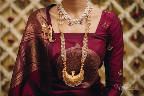 Gold jewellery for Coorg bride shot  by Claude Loren Wedding Photography and Films Coorgi Jewellery Pendant, Coorg Jewellery Designs, Coorg Bride, Coorgi Bride, Kodava Wedding, Coorgi Jewellery, Coorgi Saree, Coorg Wedding, Bride Shot