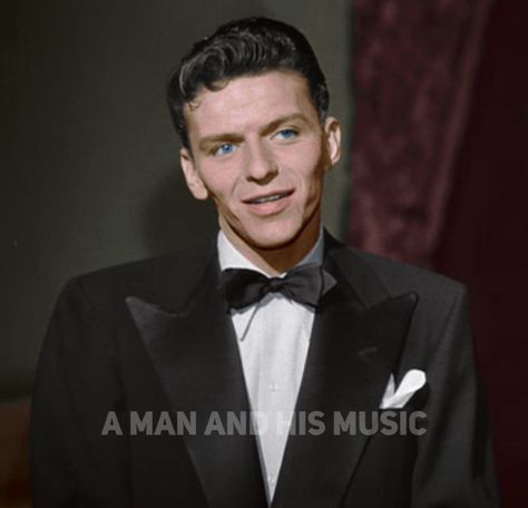 Young Frank Sinatra, Gregory Peck Movies, Frank Sinatra Quotes, Young Sinatra, Vintage Stars, Hollywood Men, Nat King Cole, Rat Pack, Dean Martin