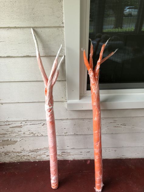 Pool Noodle Tree Halloween, Pool Noodle Halloween Arch, Pool Noodle Tree, Pool Noodle Halloween, How To Make Trees, Scarecrow Ideas, Addams Family Musical, Haunted House Diy, Fairytale Party