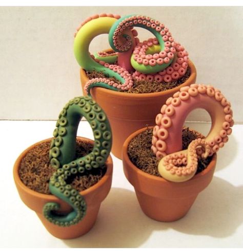 These are so cool Octopus Plant Pot, Polymer Clay Planter, Weird Clay Art, Crea Fimo, Halloween Clay, Diy Air Dry Clay, Witchy Crafts, Polymer Clay Sculptures, Polymer Clay Diy