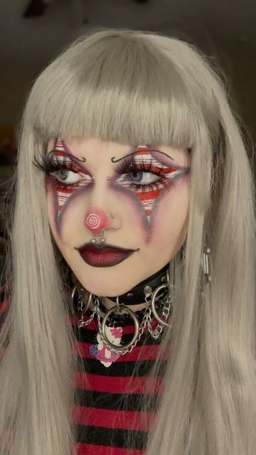 𝕳𝖆𝖓𝖓𝖆𝖍 𝕸𝖆𝖈𝖐𝖊𝖓𝖟𝖎𝖊 on Instagram: "candy cane clown from last december 🤡❤️🤍 i’m so glad I upgraded to a bigger bridge piercing LOL i’m using my favs here: @makeupamurder toxic waste liners + @hellbitesbeauty “holy trinity” eyeshadow palette DISCOUNTS @makeupamurder — code “cherry” @hellbitesbeauty — code “cherryantacidsx” @ttd_eye — code “cherryx” @gavissibeauty — code “cherry” base @elfcosmetics jelly pop face primer @nyxcosmetics foundation drops “pale” + “light beige” @milanicos Candy Cane Makeup Ideas, Christmas Clown Makeup, Scary Christmas Makeup, Candy Cane Makeup, Christmas Clown, E Girl Makeup, Bridge Piercing, Scary Christmas, Toxic Waste