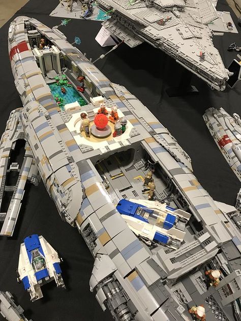 MC80A Independence - Hangar | raskolnikov268 | Flickr Lego Star Wars Ships, Lego Spaceship Moc, Lego Masters, Zed League Of Legends, Lego Spaceship, Lego Ship, Lego Mocs, Lego Space, Star Wars Comics