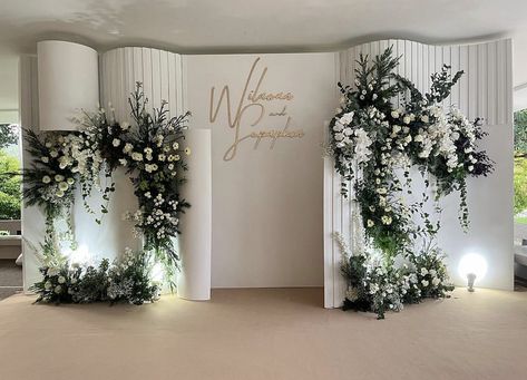 Events Backdrop, Stage Backdrop Design, Dekorasi Wedding, Simple Backdrop, Photo Area, Wedding Stage Backdrop, Wedding Stage Design, Wedding Planning Decor, Easy Backdrops