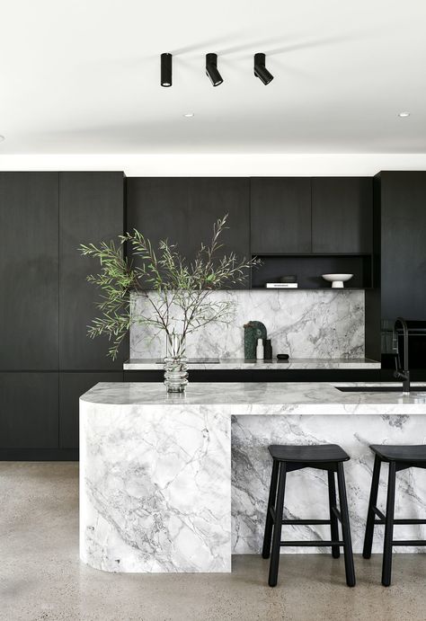 A contemporary black barn in Strathfieldsaye, VIC Grey Kitchen Decor, Modern Kitchen Design Trends, Monochromatic Kitchen, Monochrome Kitchen, Modern Black Kitchen, St David, Contemporary Barn, Black Kitchen Island, Modern Kitchen Island