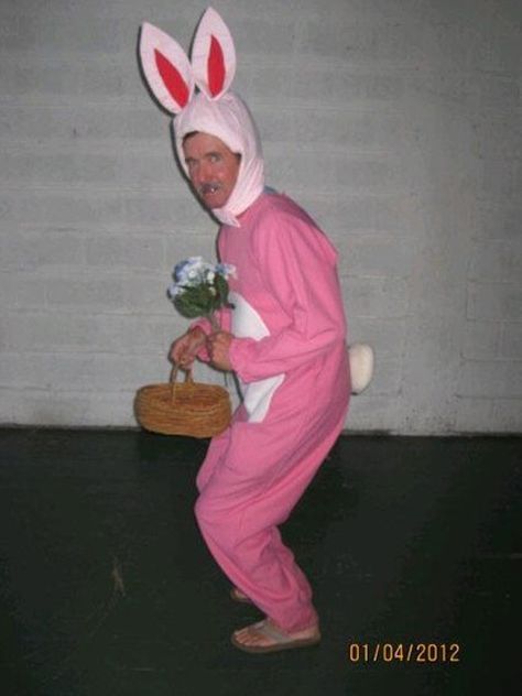 Funny Easter Pictures, Easter Bunny Pictures, Easter Bunny Costume, Easter Bunny Outfits, Funny Easter Bunny, Bunny Man, Easter Story, Easter Pictures, Bunny Costume