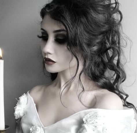 Poison Nightmares, Maquillage Goth, Goth Bride, Gothic Wedding Theme, Haunting Beauty, White Goth, Gothic Hairstyles, Goth Hair, Goth Wedding