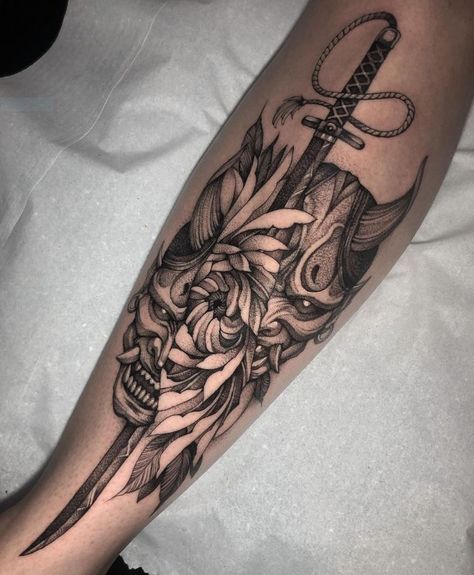 #hannya #tattoo #sword #mask #crisantemo #flower Hannya Maske Tattoo, Hanya Mask Tattoo, Hannya Maske, Oni Mask Tattoo, Oni Tattoo, Tatoo Inspiration, Mask Tattoo, Face Drawing Reference, Hand Tattoos For Guys