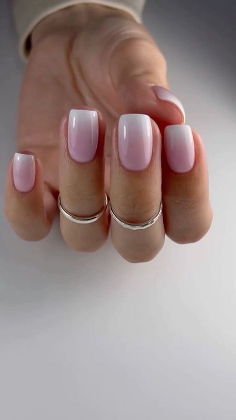 Spring Nails Ombre 2024 18 Ideas: A Fresh Look for a New Year Nails Spring Simple, Nail Designs Fun, Spring Time Nails, Time Nails, Simple Spring Nails, Gel Toe Nails, Spring Nail Designs, Work Nails, Casual Nails