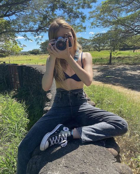 aesthetic photograph of blond girl with converse taking a photograph with trees Girl Taking Photographs Aesthetic, Girl Taking Photographs, Blonde Cheerleader Aesthetic, Artsy Girl Aesthetic, June Brown, Aesthetic Blonde, Artsy Girl, Blonde Aesthetic, Blonde Hair Girl