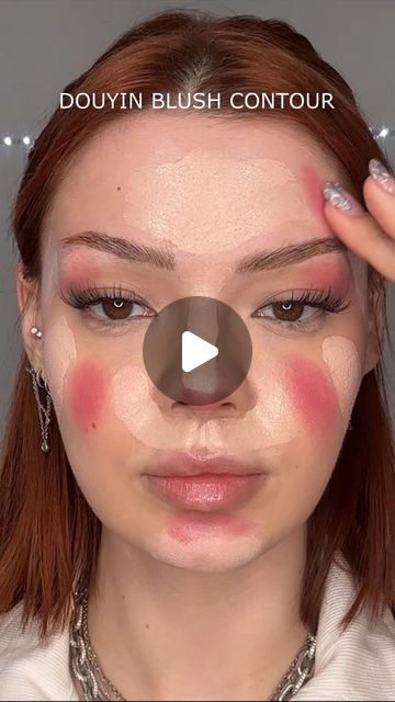 Mirta Miler on Instagram: "Douyin blush contour 🎀
.
.
#makeuphacks #makeupideas #contouring" Contour With Blush, Douyin Blush, Blush Contouring, Blush Application, Blush Contour, Diy Beauty Hacks, Contour Makeup, Oval Faces, Pretty Hair