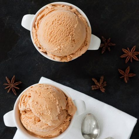 15 American Ice Cream Shops We Love Pumpkin Ice Cream Recipe, Ice Cream No Churn, Blender Ice Cream, Pumpkin Pie Ice Cream, Pie Ice Cream, Best Pumpkin Pie, Pumpkin Ice Cream, Homemade Pumpkin Pie, Ice Cream Ingredients