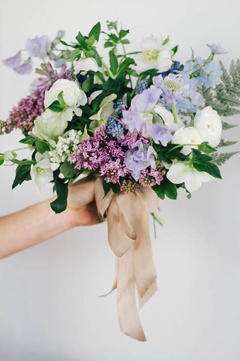 In Season Now: 6 Ways to Use Sweet Peas at Your Wedding Sweet Pea Wedding Flowers, Sweet Pea Bouquet, Bridal Bouquet Spring, Wedding Flower Guide, Lilac Bouquet, Spring Wedding Bouquets, Purple Wedding Bouquets, Blue Wedding Bouquet, Purple Wedding Flowers