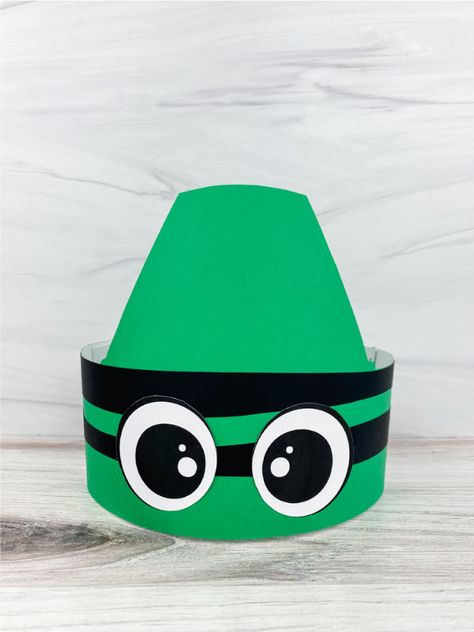 Crayon Crown Diy, Green Crayon Costume, Crayon Hat Template Free Printable, Crayon Hat Template, How To Make A Crayon Hat, Crayon Hats, Crayon Hat Diy, The Day The Crayons Quit Costume, Crayon Costume Teacher