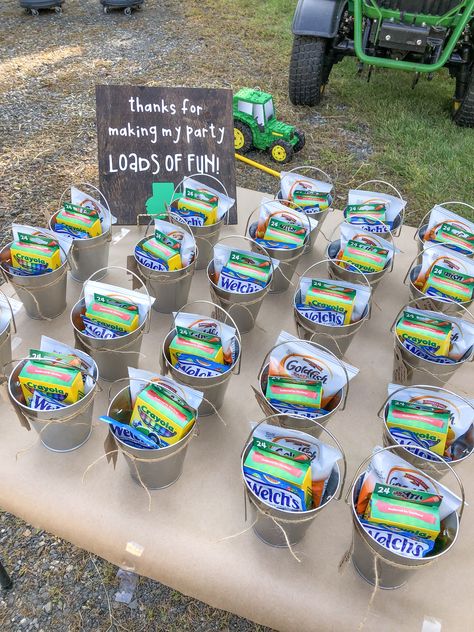 Tractor Birthday Party Snacks, Tractor Theme Party Food, Tractor Party Snacks, Tractor Food Ideas, Tractor Birthday Party Activities, Tractor Second Birthday Party, Farm Party Snack Ideas, Tractor Theme Birthday Party Food, Three Farm Birthday