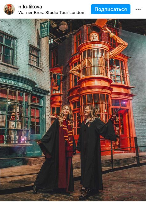 Harry Potter Studios London, Hermione Granger Aesthetic, Potter Studio, Harry Potter Studios, London Dreams, London Aesthetic, Hogwarts Castle, Wizarding World Of Harry Potter, Hogwarts Houses