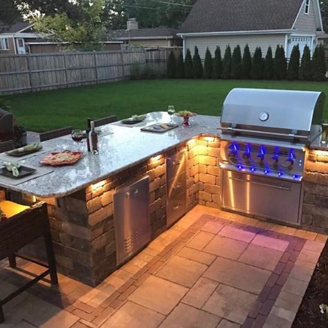 Outdoor Bar And Grill, Grilling Area, Small Outdoor Kitchens, Outdoor Bbq Area, Outdoor Grill Station, Outdoor Island, Patio Grill, Outdoor Barbeque, Outdoor Kitchen Decor