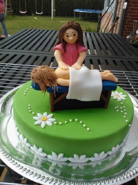 This would be so fun for my grad. Might have to try it. Maybe barbies instead of fondant people lol. Massage Party, Hens Night Ideas, Spa Cake, Cake Inspo, Awesome Cakes, Therapeutic Massage, Make An Appointment, Special Occasion Cakes, Fondant Figures