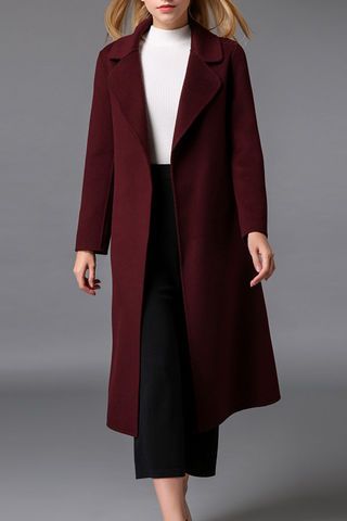 Maroon Coat Outfit Winter, Burgundy Long Coat Outfit, Burgundy Coat Outfit Winter, Looks Kimono, Maroon Jacket Outfit, Maroon Coat Outfit, Burgundy Coat Outfit, Curvy Winter Outfits, Burgundy Outfits