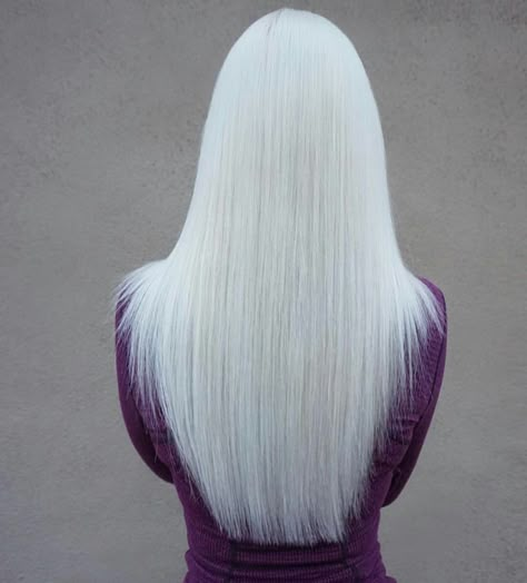 Snow White Hair, Long White Hair, White Hair Color, White Blonde Hair, Goddess Hairstyles, Platinum Hair, Platinum Blonde Hair, Grey Hair Color, Hair Inspiration Color