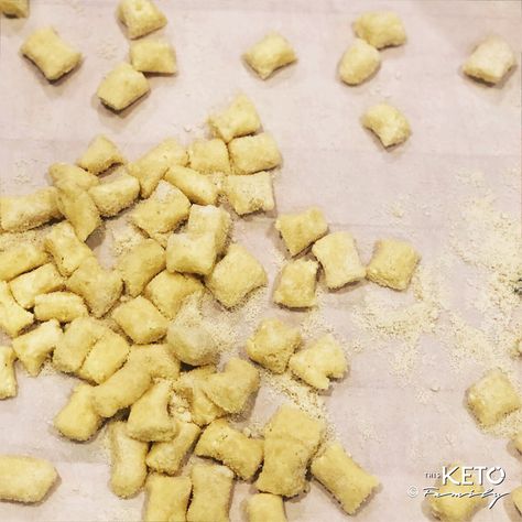 Keto Gnocchi Recipes, Gnocchi Pasta Recipes, Keto Gnocchi, Italian Chicken Casserole, Black Bean Noodles, Gnocchi Pasta, Keto Pasta, How To Cook Gnocchi, Keto Sides