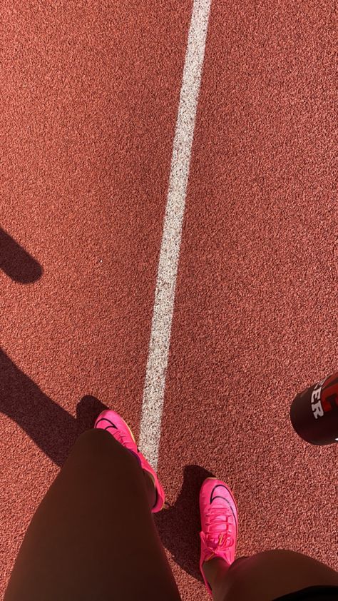 Running Cardio Workout, Hurdles Track, Spikes Track, Cardio Workout Plan, Endurance Running, Tennis Photoshoot, Athletics Track, Endurance Workout, Running Track