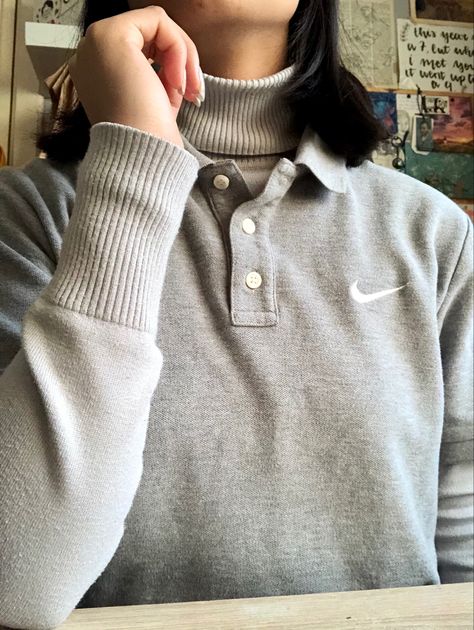 Layered Polo Outfit, Polo Shirt Layering Outfit, Shirt And Turtleneck Outfit, Turtle Neck Shirt Outfit, Turtle Neck Layering Outfit, Brown Turtleneck Outfit, Layering Aesthetic, Turtle Neck Layering, Shirt Layering Outfit