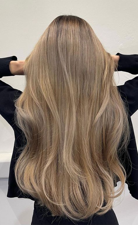 Latte Blonde Long Hair, autumn hair colour Latte Blonde Hair, Butterscotch Hair, Latte Hair, Pelo Color Borgoña, Soft Hair Color, Pelo Cafe, Fall Hair Color Trends, Hair Color Burgundy, Hair Color Shades